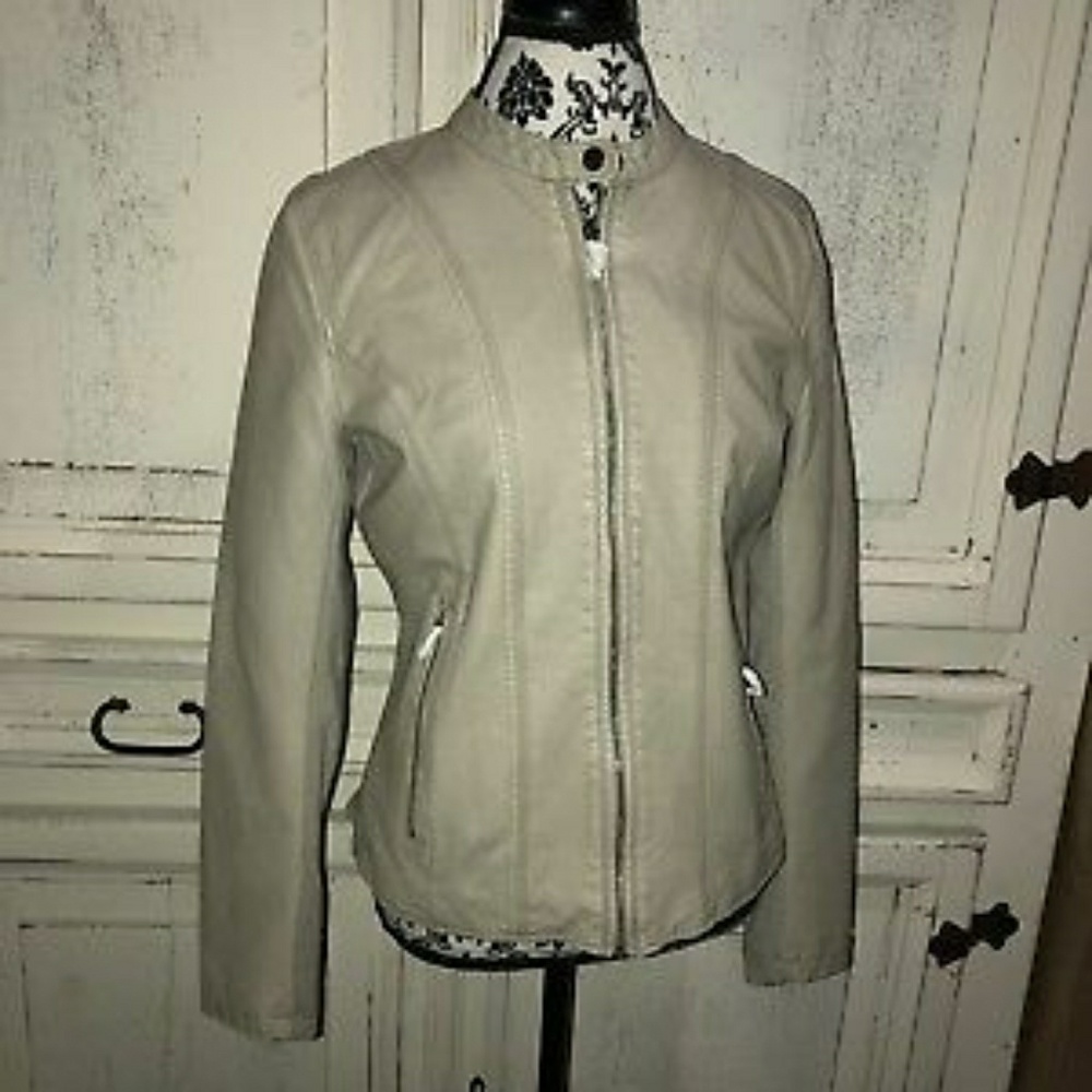 👑👑👑 Kenneth Cole Reaction Women's Ivory Faux👑